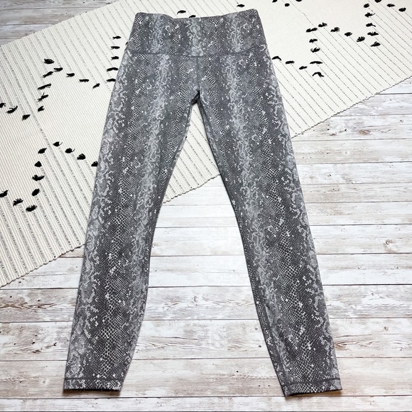 Varley Century Legging 2.0 Pumice Viper Snakeskin Python Grey Size Medium - Picture 2 of 6